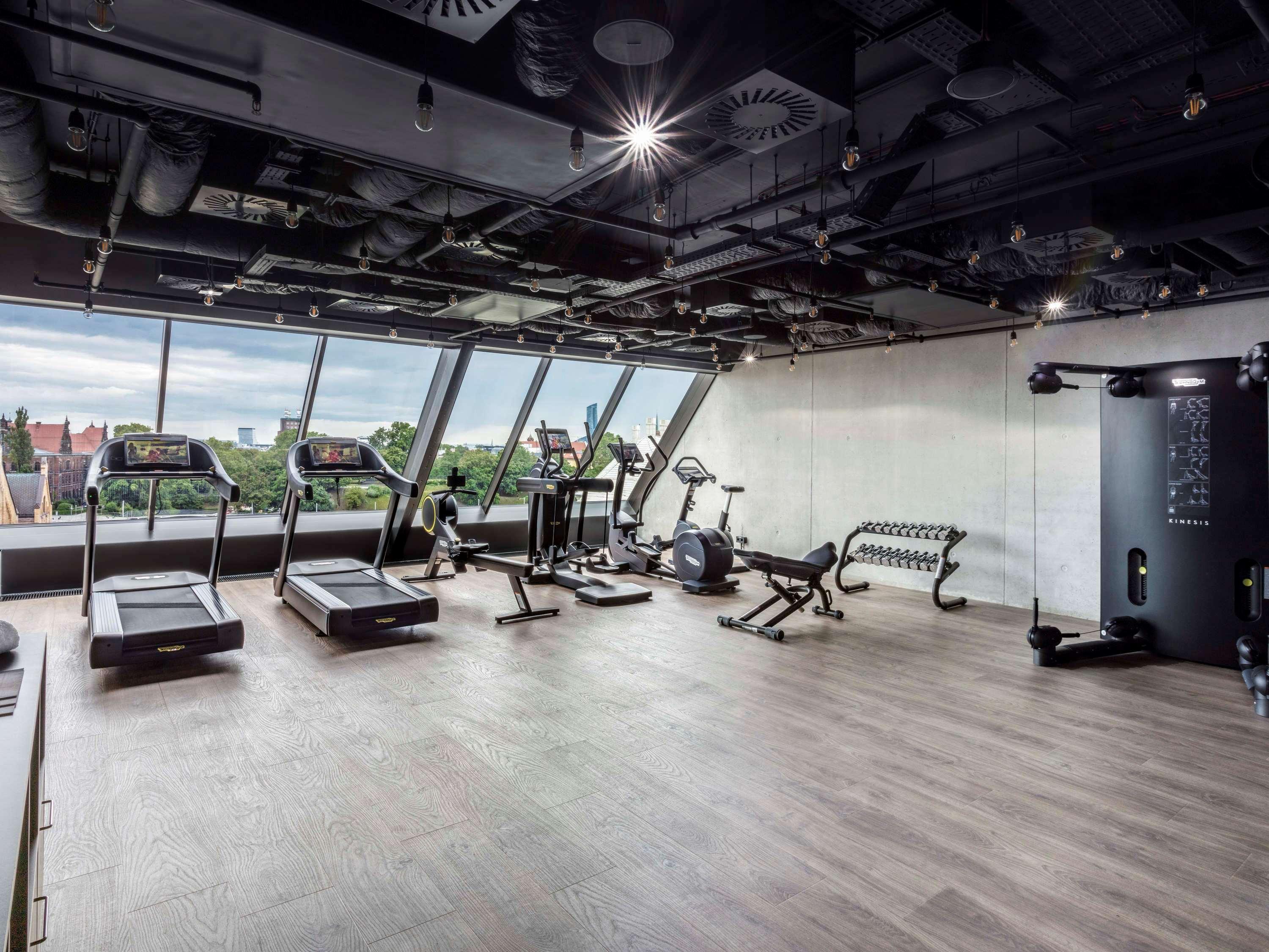 The Bridge Wroclaw - Mgallery Kültér fotó The gym at the top of the building